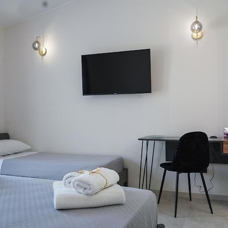 Thalassa Rooms Avola Exterior photo